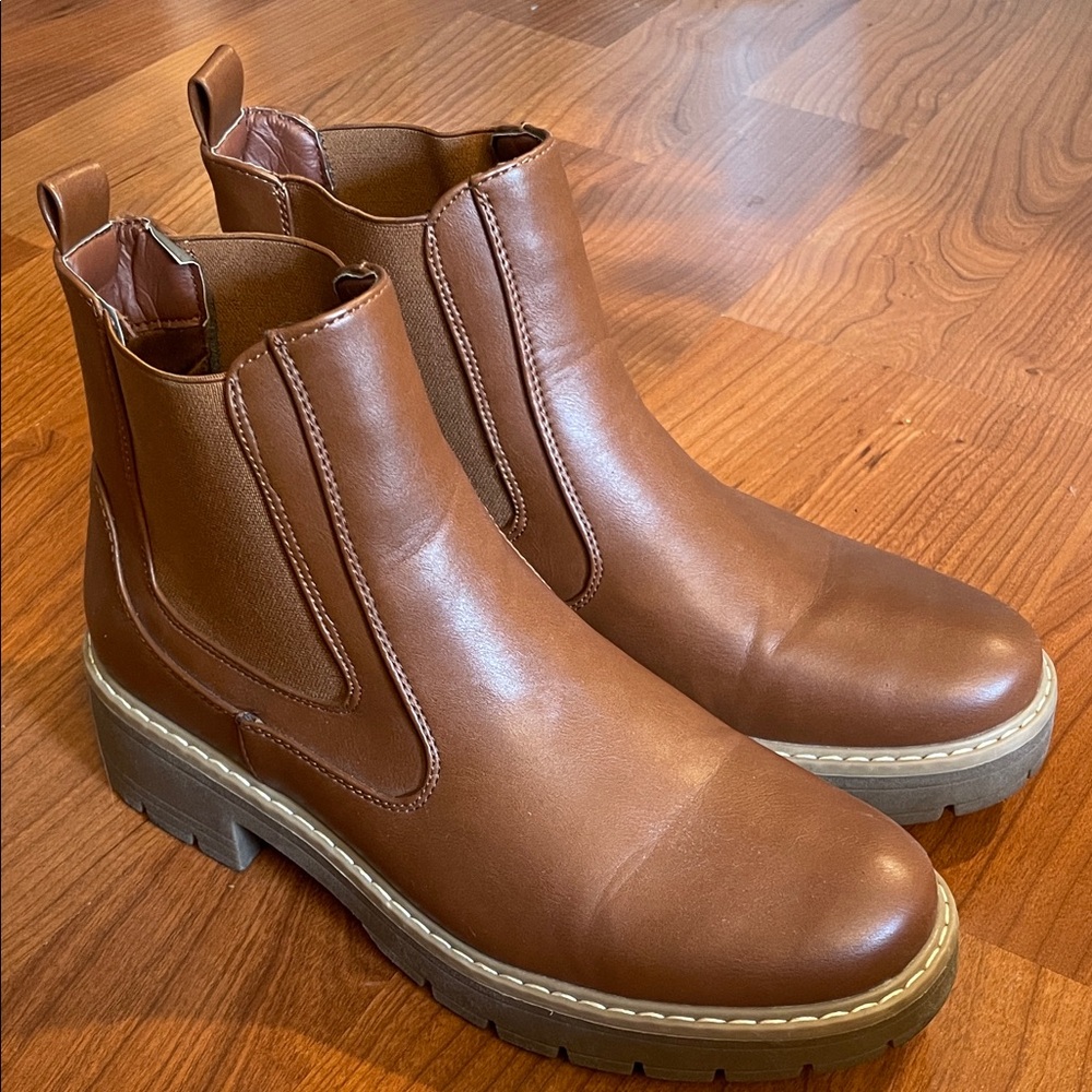 Women’s Brown Chelsea Boots